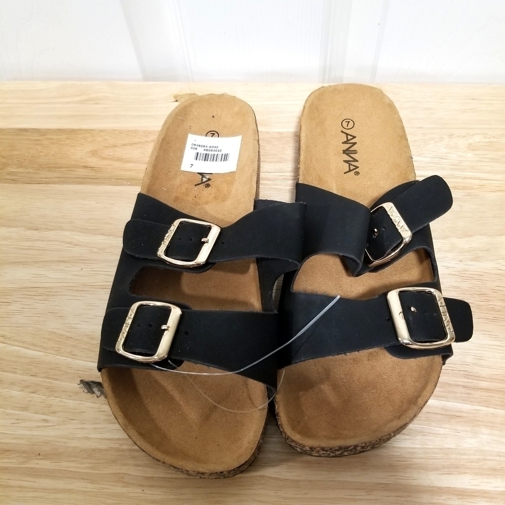NWT Anna Sandals